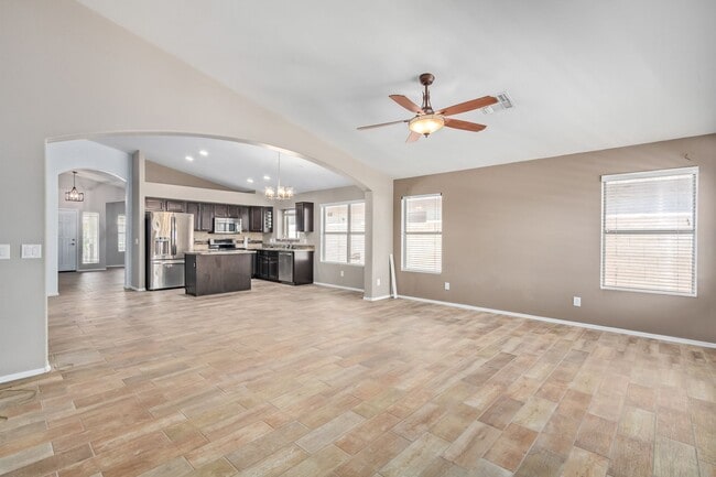 Building Photo - GORGEOUS home in the highly desired Arrowhead Ranch