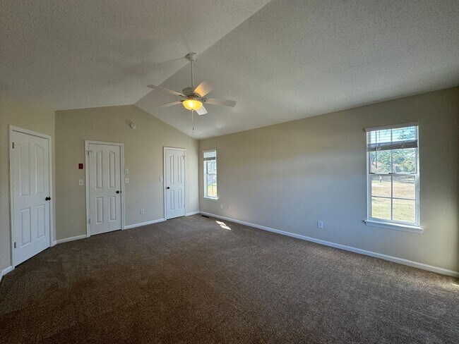 Building Photo - Welcome to this beautifully renovated detached condo!