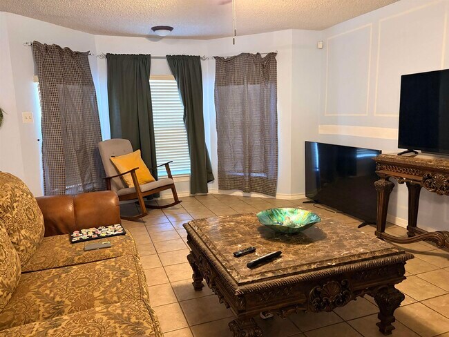 Building Photo - 307 Hancock Ct