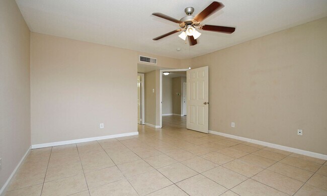 Building Photo - For Lease and Accepting Housing Vouchers | 3 Bed, 2 Bath | 1,237 Sq Ft |  Hearthwood II Community |