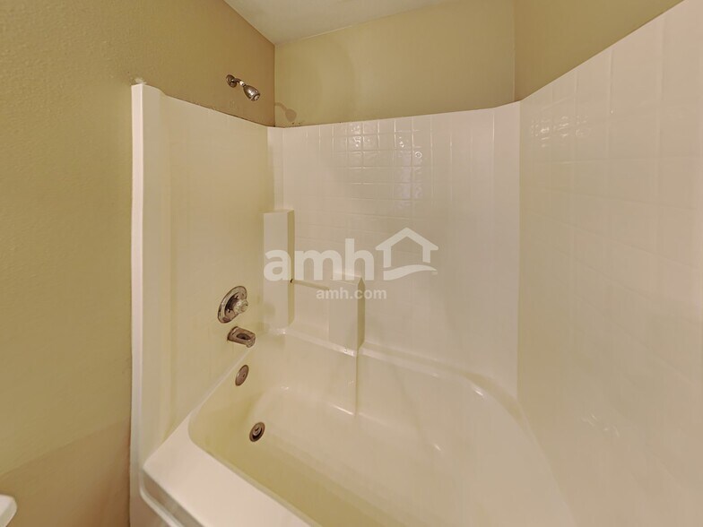 Building Photo - 20132 E Hampden Pl