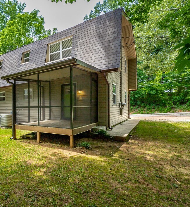 back of house - 7710 Short Tail Springs Rd