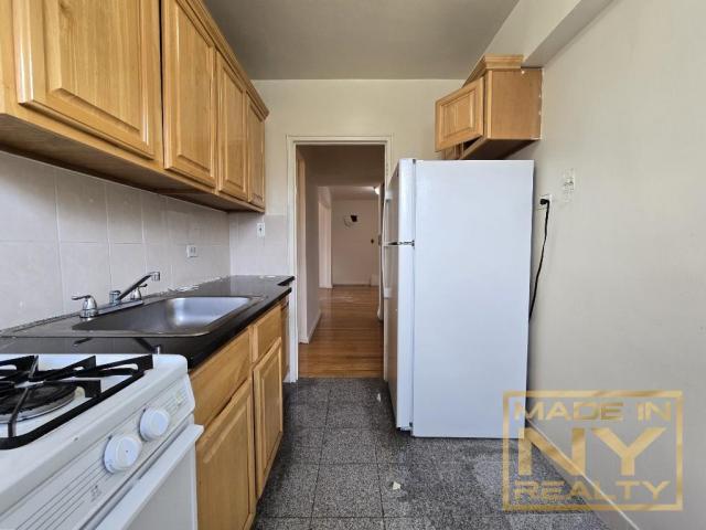 Building Photo - 1 bedroom in OAKLAND GARDENS NY 11364