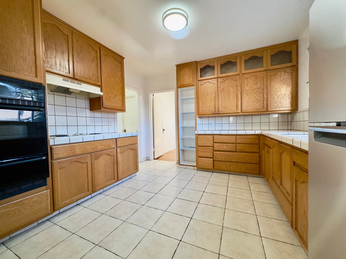 Building Photo - 2307 107th Ave