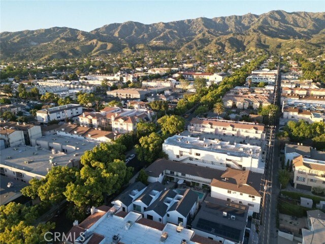 Building Photo - 536 E San Jose Ave