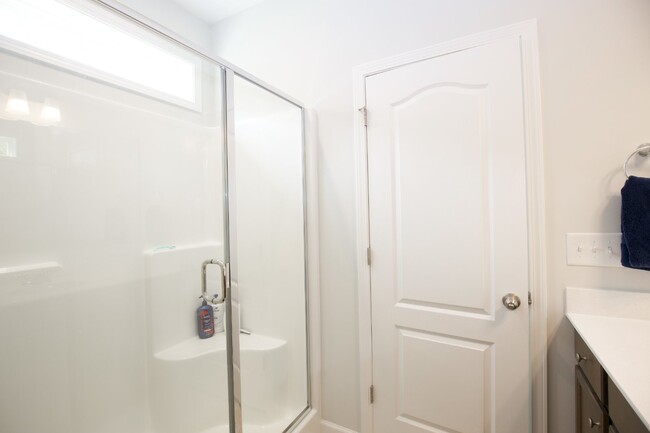 Building Photo - "Spacious 4 Bed, 2.5 Bath Rental in Vass, ...