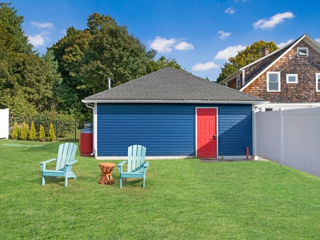 Building Photo - 5 Pearl St