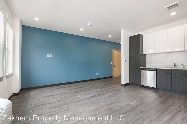 Building Photo - 3785 Yates St