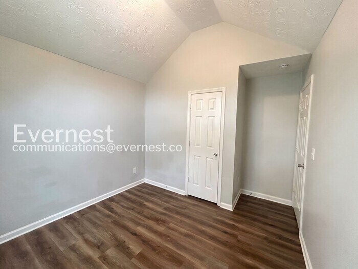 Building Photo - 435 Skif Pond Ct