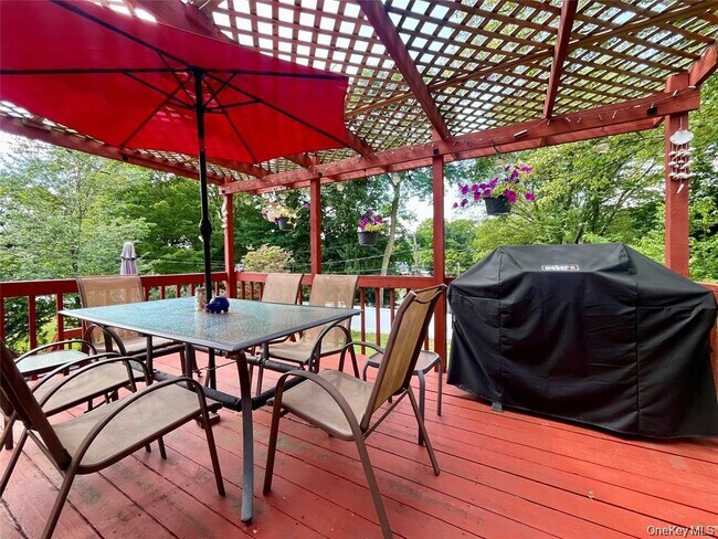 Building Photo - 33 Island View Ave