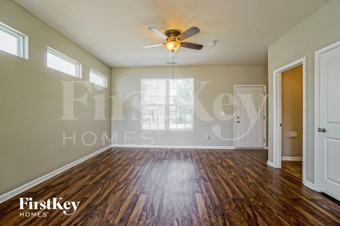 Building Photo - 5577 Eagle River Dr
