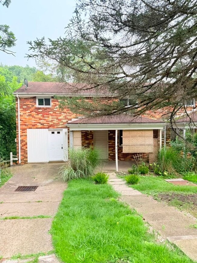 Building Photo - 472-474 Guylyn Dr