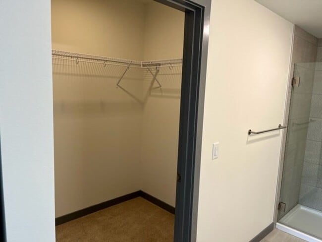 Building Photo - Jade Condominiums ~ Kirkland/Totem Lake