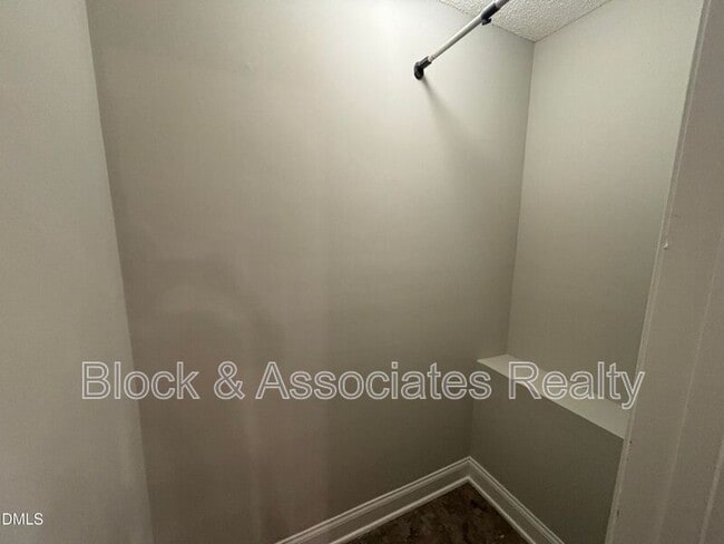 Building Photo - 501 Merrie Rd