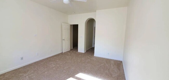 Building Photo - Modern Townhome in Prime San Mateo Location