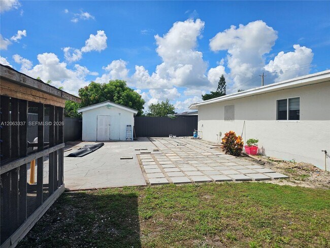 Building Photo - 75 SW 18th Ave