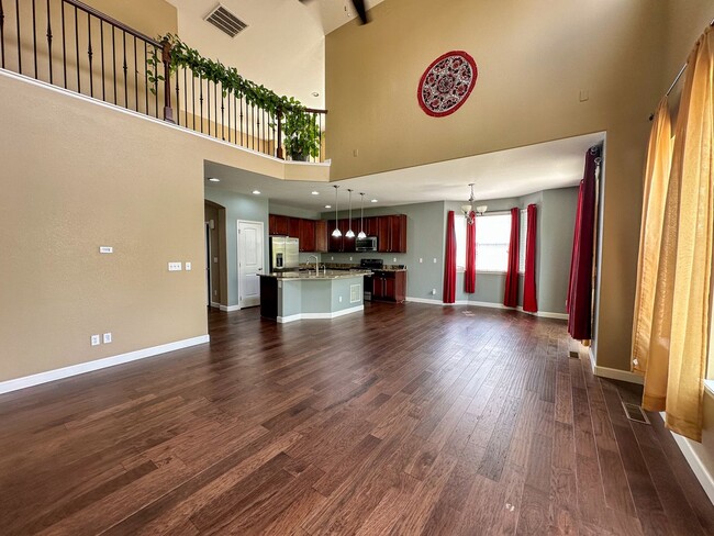 Building Photo - Horseshoe Ridge 4bd 3ba 2,522sq.ft. home FOR RENT!