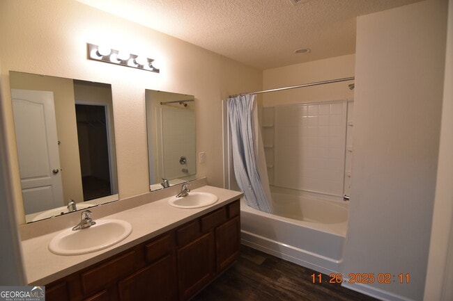 Building Photo - 223 Brooklet Cir