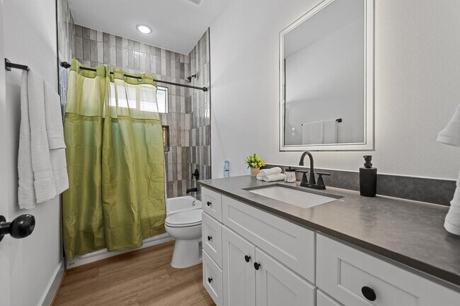 Building Photo - 4201 Stassen St