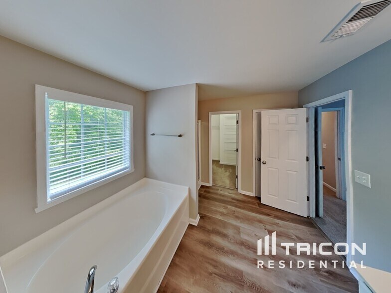 Building Photo - 1145 Langston Dr