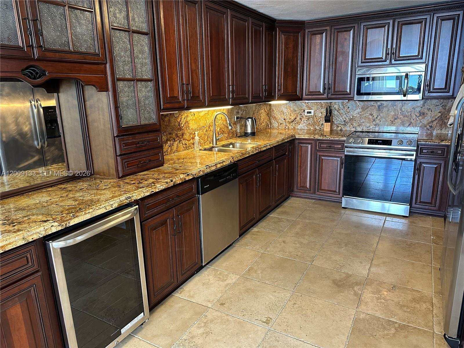 Building Photo - 6039 Collins Ave
