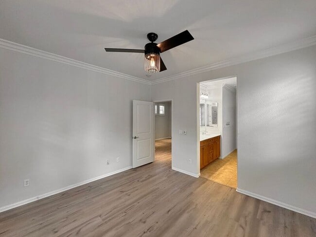 Building Photo - 1828 Scarlet Pl