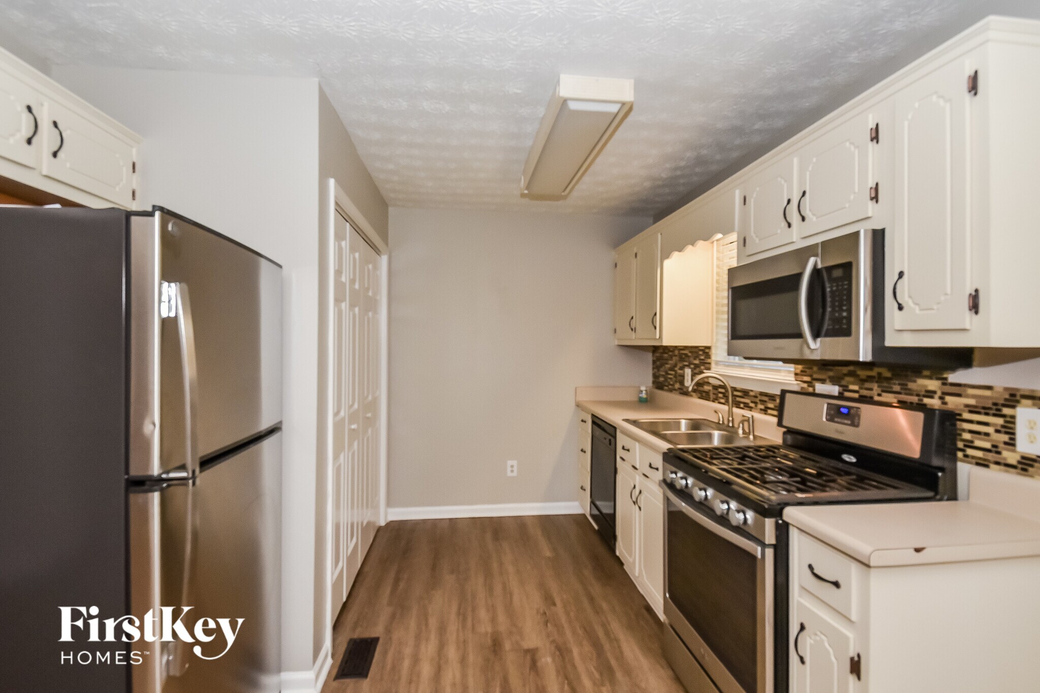 Building Photo - 176 Shadow Wood Dr