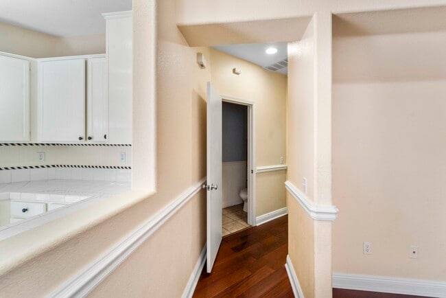 Building Photo - 28225 Clementine Dr