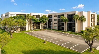 Building Photo - 8600 SW 133rd Ave