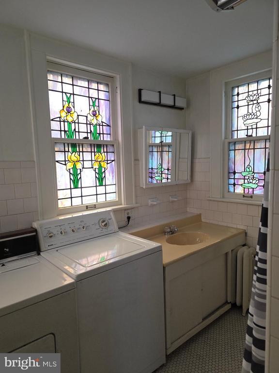 Building Photo - 203 Greene St