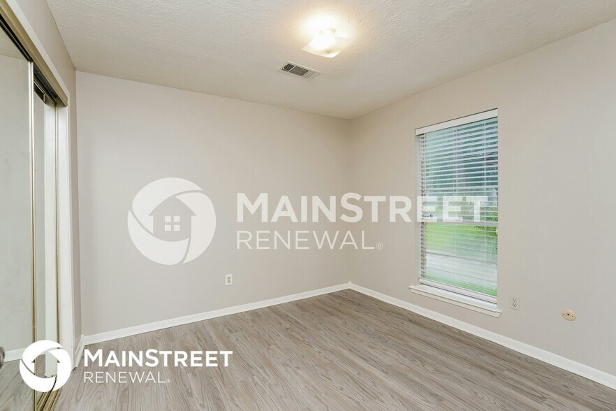Building Photo - 327 Enchanted Trail Dr
