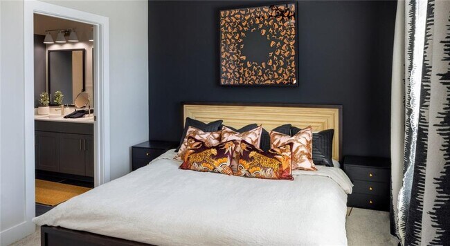 Building Photo - 105 Rogers St NE