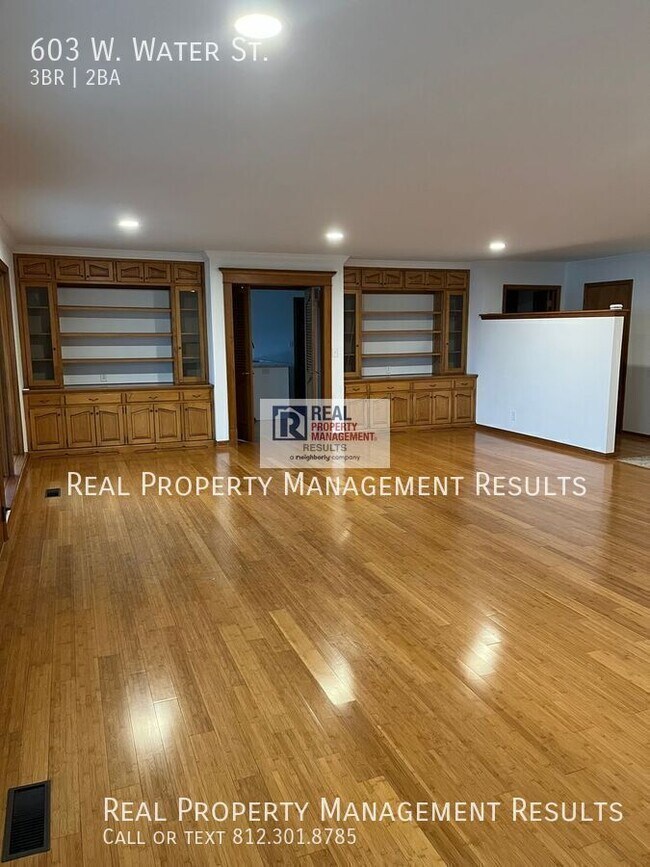 Building Photo - 603 W Water St