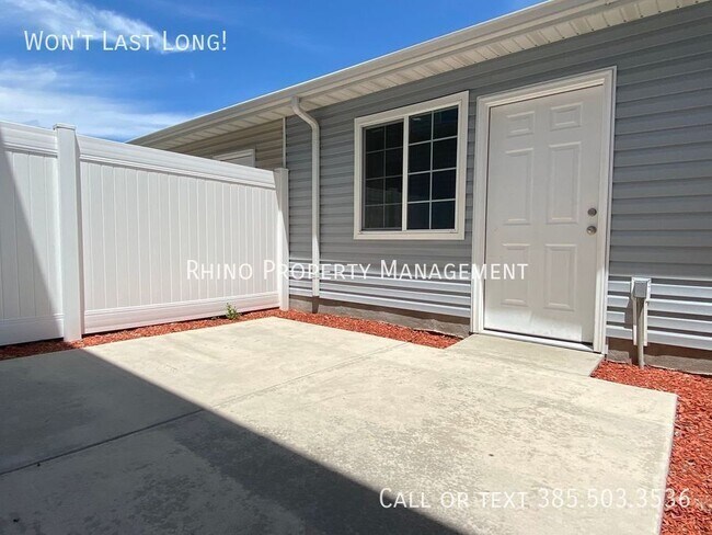 Building Photo - 452 S Tri Terra Ln