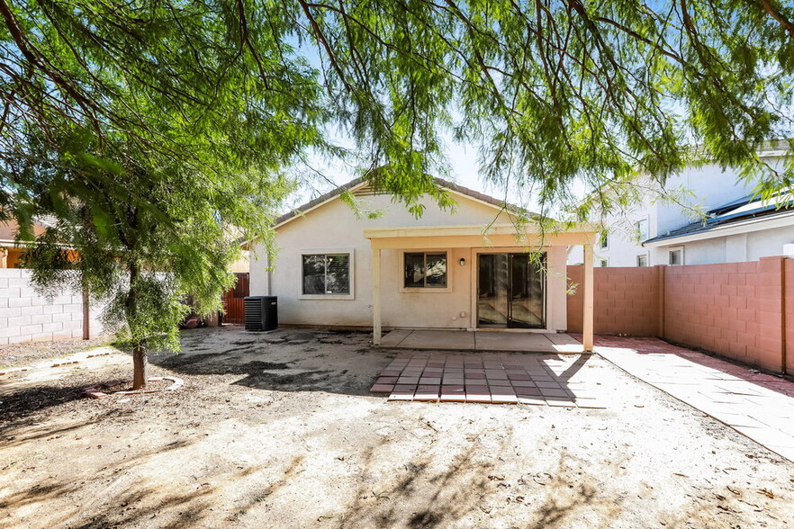 Building Photo - 1682 W Prospector Way