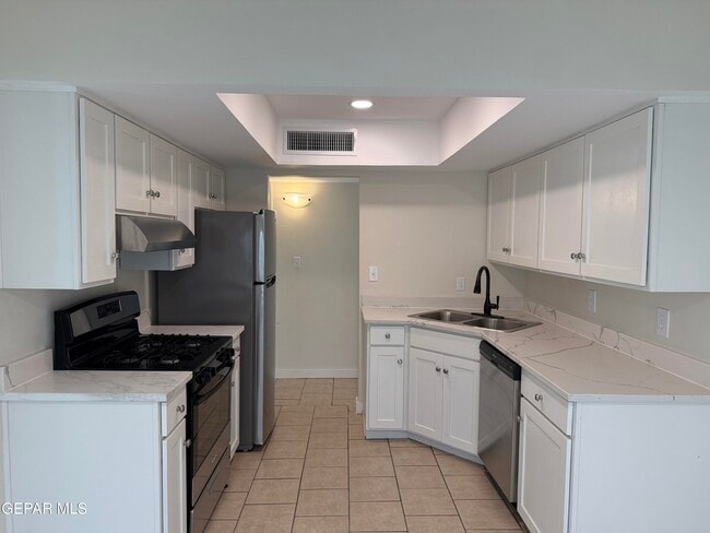 Building Photo - 10642 Cuatro Vistas Dr