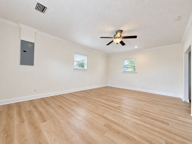 Building Photo - 2714 W Palmetto St