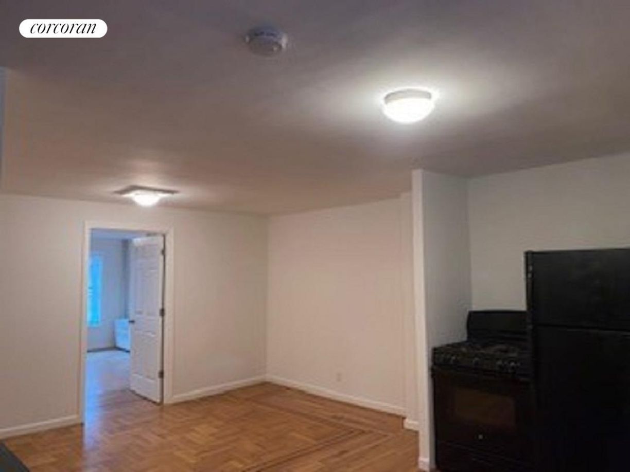 Building Photo - 1028 40th St