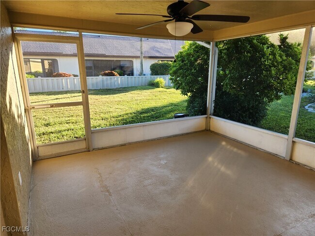 Building Photo - 3817 SE 11th Ave