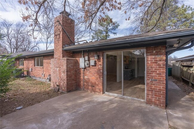 Building Photo - 5124 NW 19th Terrace