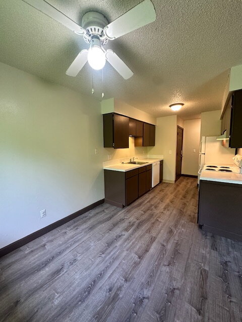 Building Photo - 2-Bedroom Apartment, Upstairs, Near Transp...
