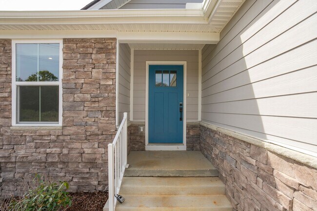 Building Photo - 711 Cottage Dr