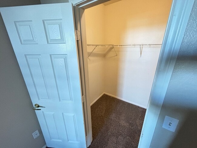 Building Photo - Beautiful 2 bedroom 2 bath condo