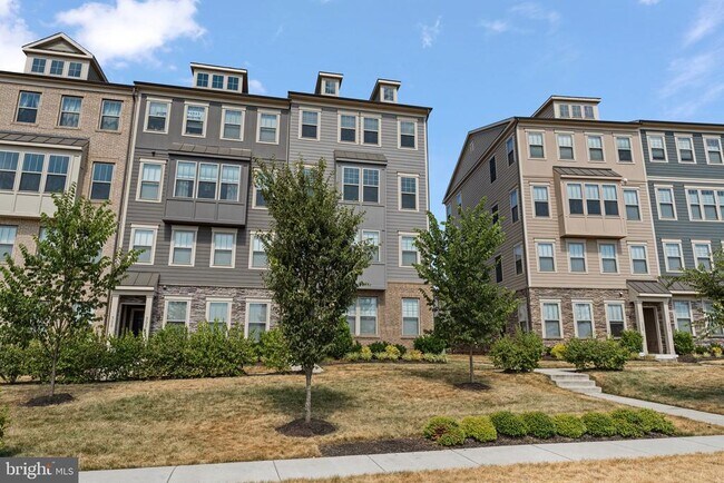 Building Photo - 304 Petite Sirah Terrace SE