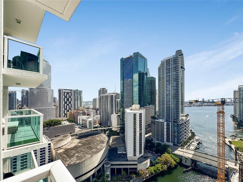 Building Photo - 31 SE 5th St