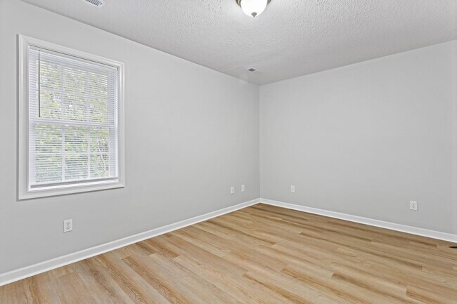 Building Photo - 1051 Blane Dr