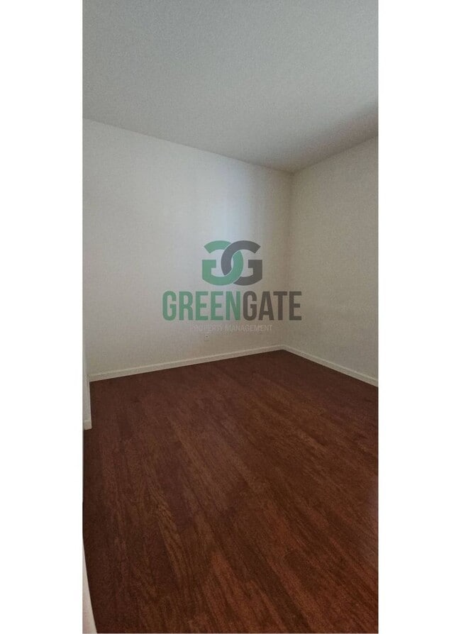 Building Photo - Available Now! 3 Bedroom 2 Bath Spacious Home in Tracy!!