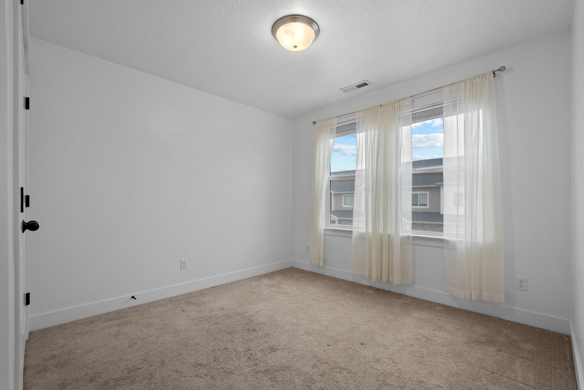 Building Photo - 1553 N 3740 W