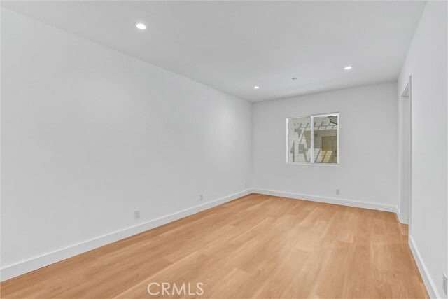 Building Photo - 18225 Chatsworth St