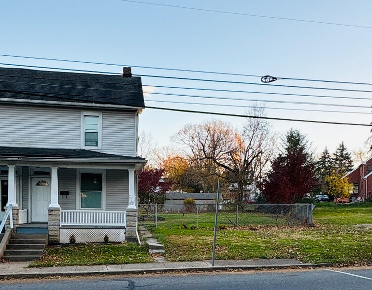 Primary Photo - 2319 Herr St